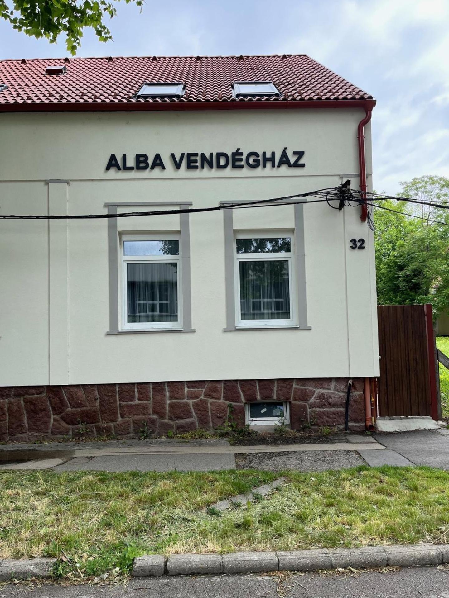Alba Vendeghaz Hotel Szekesfehervar Exterior photo
